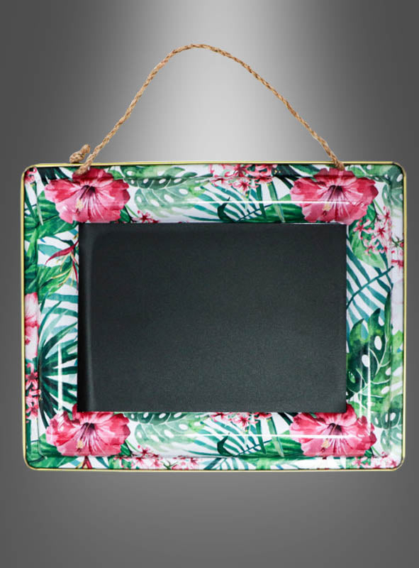 Rechteckiger Rahmen „Metall Tafel tropische Blumen“ mit schwarzem, leerem Mittelteil und einer Aufhängeschnur, verziert mit einem farbenfrohen Blumenmuster vor einem grauen Hintergrund mit Farbverlauf – ideal als stilvolles Deko-Element oder als einzigartige Hawaii-Partydekoration.