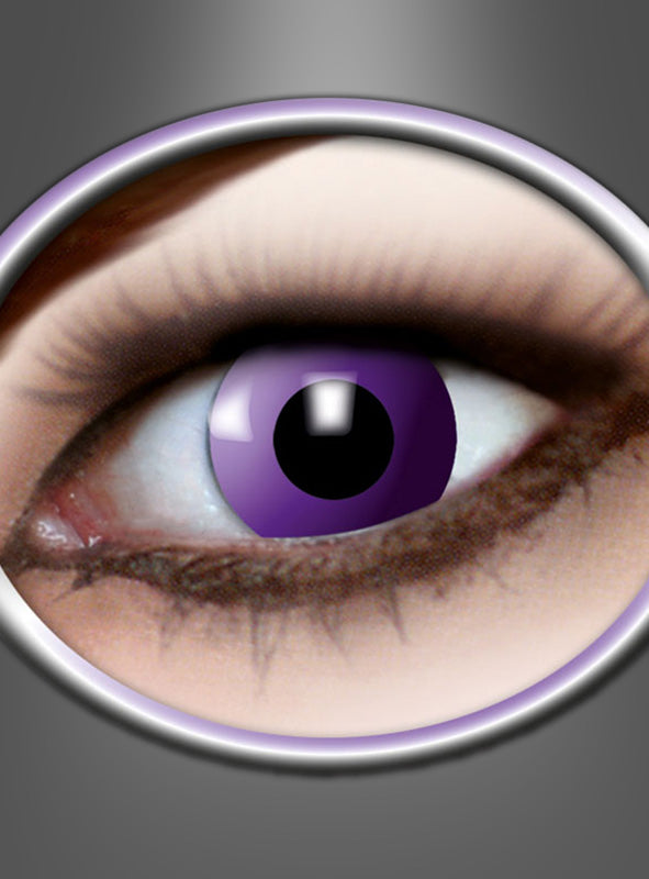 Eine Nahaufnahme eines menschlichen Auges mit violetter Iris, umrahmt von langen Wimpern und einem kreisförmigen Rand auf grauem Hintergrund – perfekt, um die 3-Monatslinsen „Purple Gothic Lila“ in Szene zu setzen, ideal für kreative Kostüme und besondere Anlässe.