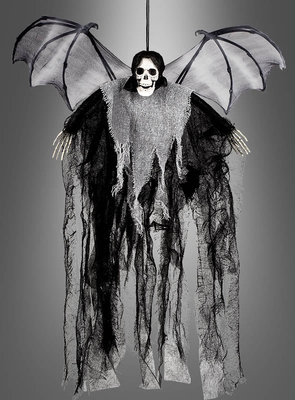 Verleihen Sie Ihrer gruseligen Dekoration das gewisse Etwas mit der „Geflügelter Tod“-Halloween-Dekoration (60 cm) – einer hängenden Halloween-Dekoration, die ein Skelett mit Fledermausflügeln und zerfetztem schwarzem und grauem Stoff vor einem grauen Hintergrund zeigt. Perfekt als auffällige Halloween-Skelett-Dekoration oder als beeindruckende Halloween-Fledermaus-Dekoration!.