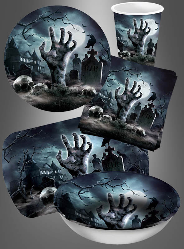 Verleihen Sie Ihrer Halloween-Party das gewisse Etwas – mit dem „Friedhof-Zombiehand“-Tablett (39 x 25 cm) für Halloween, das eine gruselige Friedhofsszene mit einer Zombiehand, Grabsteinen, Totenköpfen, Krähen und einem dunklen, bewölkten Himmel zeigt. Dieses gruselige Tablett ist die perfekte Ergänzung zu Ihrer Halloween-Partydekoration und sorgt für einen unvergesslichen Akzent als Zombie-Tischdekoration bei Ihrer gespenstischen Feier.