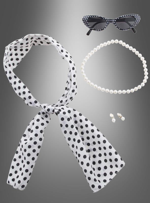 50er-Jahre-Kostüm-Set für Damen, bestehend aus einem gepunkteten Kopftuch, einer Perlenkette, passenden Perlenohrringen und einer schwarzen Cat-Eye-Sonnenbrille mit weißen Punkten, präsentiert vor grauem Hintergrund – das perfekte Accessoire-Ensemble für deine nächste 50er-Jahre-Mottoparty oder als stilvolles Rockabilly-Kostüm.