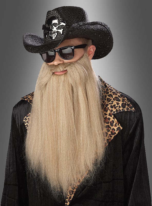 Mit einer Sportsonnenbrille, einem schwarzen Hut mit Totenkopf, dem Kunstbart „Vollbart blond für Rocker und Biker“ und einer schwarzen Jacke mit Revers im Leopardenmuster – dieses auffällige Rocker-Kostüm sticht vor dem grauen Hintergrund deutlich hervor.