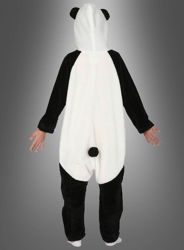 Ein Kind, das den „Panda Overall für Kinder“ trägt, ist von hinten zu sehen, die Arme leicht ausgestreckt vor einem grauen Hintergrund mit Farbverlauf.