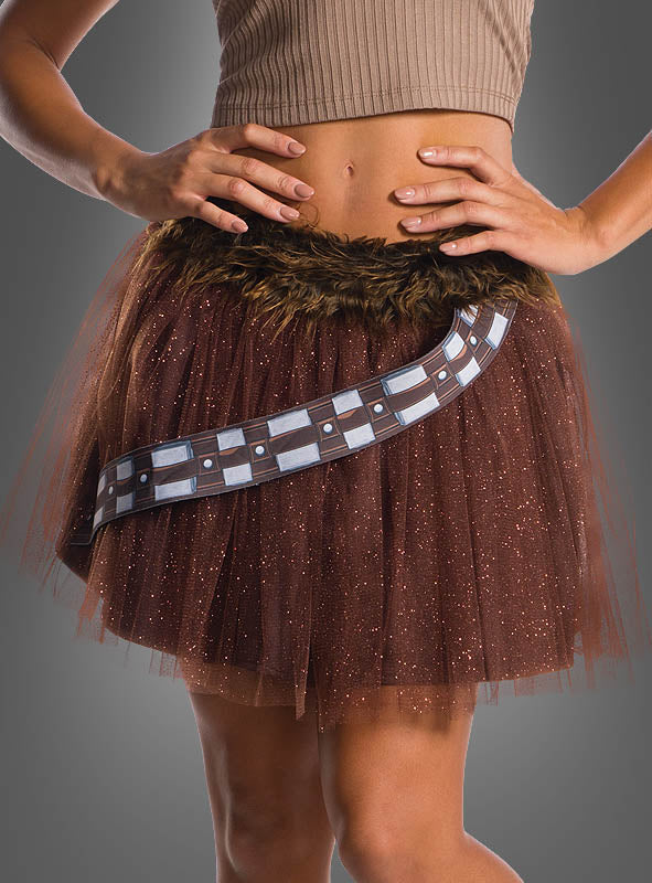 Der Chewbacca-Wookiee-Tüllrock – ein brauner, glitzernder Tüllrock mit einem Bund aus Kunstfell und einer dekorativen Schärpe, die von Chewbacca aus „Star Wars“ inspiriert ist – ist die perfekte Wahl für jedes Wookiee-Damenkostüm oder jedes „Star Wars“-Kostüm.