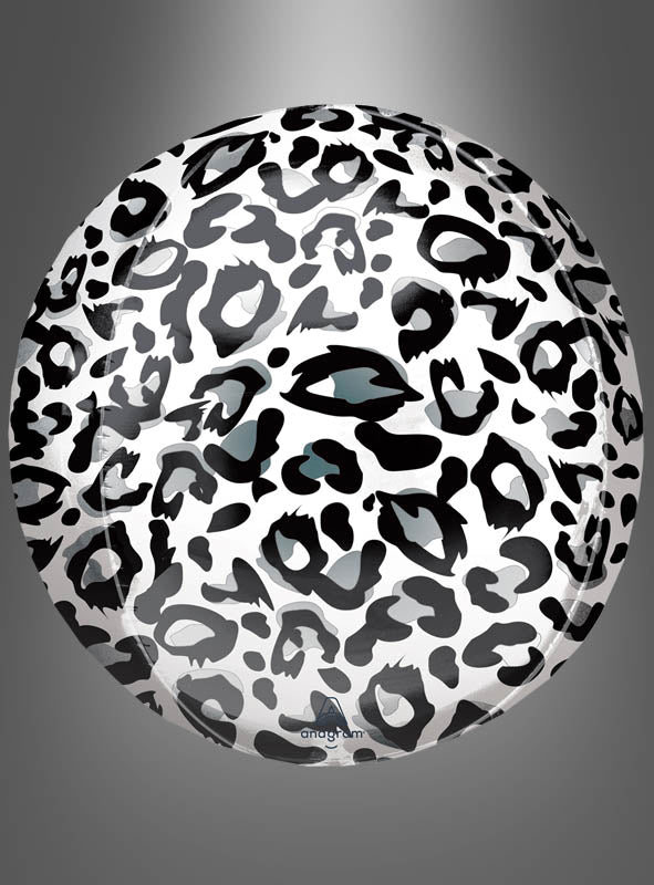 Ein Schneeleopard-Folienballon „Orbz“ oder „Scheibe“ mit einem auffälligen schwarz-weißen Leopardenmuster hebt sich von einem grauen Hintergrund mit Farbverlauf ab und ist damit der perfekte Blickfang für jede Safari-Party-Dekoration.