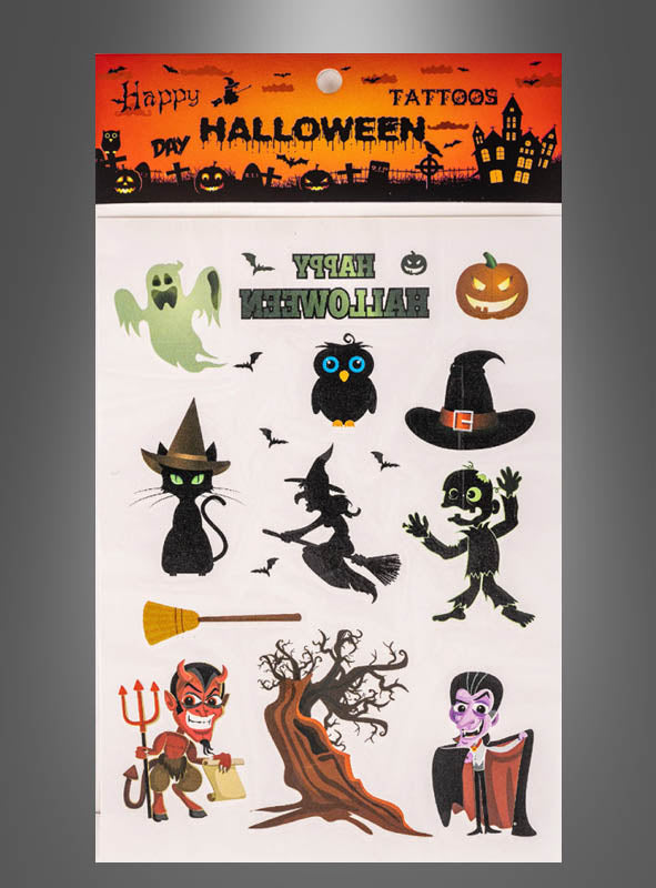 Halloween-Tattoos – dieses Blatt mit temporären Tattoos zum Thema Halloween zeigt einen Geist, eine schwarze Katze, eine Hexe, eine Eule, ein Skelett, einen Vampir, einen Teufel, Kürbisse, Fledermäuse, einen Besen, einen Kessel und einen gruseligen Baum – perfekt, um jedem Halloween-Kostüm den letzten Schliff zu verleihen.