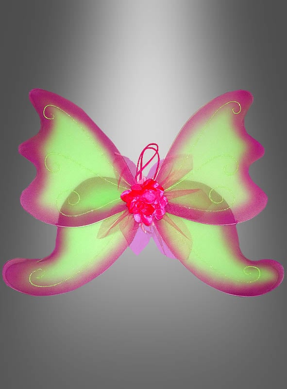 Grüne und rosa schmetterlingsförmige Feenflügel mit einer rosa Blume in der Mitte – perfekt als Accessoire für das „Zauberhafte Feenkostüm für Mädchen“ oder zur Vervollständigung deines zauberhaften Elfenkostüms, dargestellt vor einem grauen Hintergrund mit Farbverlauf.