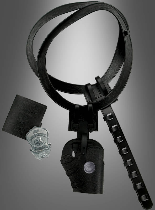 Ein schwarzes Schulterhalfter „Manhattan“ mit Holster, eine silberne Polizeimarke und eine schwarze Brieftasche vor einem grauen Farbverlaufshintergrund – perfekt, um jedes Krimi-Outfit abzurunden.