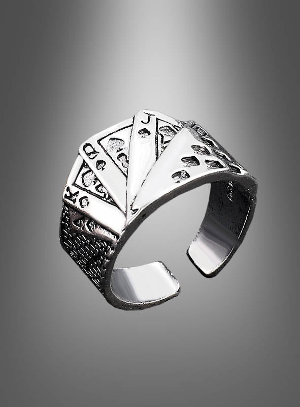 Silberner, verstellbarer Spielkarten-Ring im Casino-Stil mit einem Motiv aus Pik-Spielkarten (10, Bube, Dame, König und Ass) vor einem grauen Farbverlauf – das perfekte Schmuckstück für alle Las-Vegas-Fans.