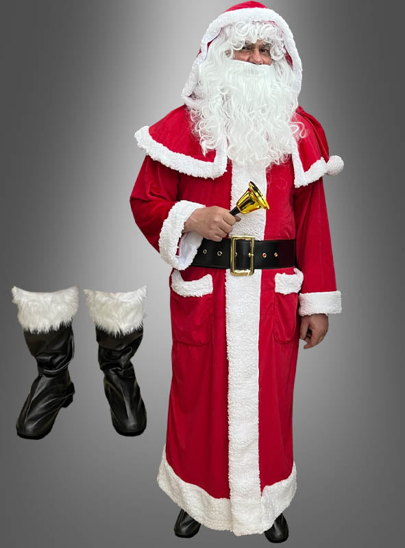 Dieses klassische Nikolauskostüm, bestehend aus dem „Weihnachtsmann-Mantel mit Stiefelüberziehern“, umfasst ein üppiges rotes Plüschkostüm und einen traditionellen Weihnachtsmann-Mantel, ergänzt durch eine festlich geschmückte Weihnachtsmannfigur, die eine Glocke in der Hand hält. Die schwarzen Stiefelüberzieher, die mit weißem Fell besetzt sind, werden links separat vor einem grauen Hintergrund gezeigt, um den Look zu vervollständigen.