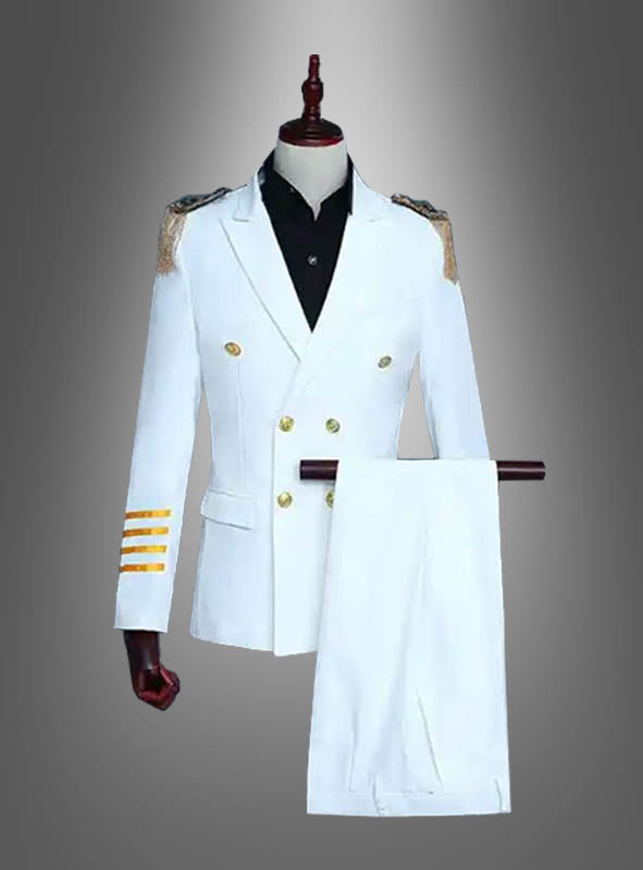 Weiße Kapitänsuniform Deluxe – doppelt geknöpfte weiße Marineuniform mit goldenen Knöpfen, goldfarbenen Schulterapplikationen und Ärmelbündchen, präsentiert auf einer Schaufensterpuppe mit passender weißer Hose.