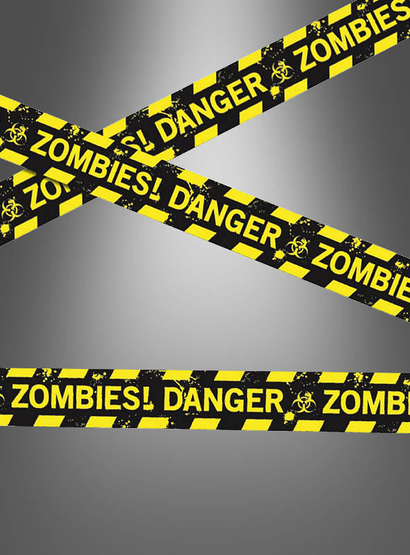 Gelb-schwarzes Absperrband mit der Aufschrift „DANGER! ZOMBIES!“ und Biogefährdungssymbolen vor einem grauen Farbverlaufshintergrund – ideal als 6 Meter langes Halloween-Absperrband für Ihre nächste Zombie-Party oder als gruselige Dekoration.