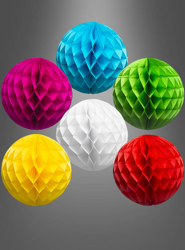 Sechs wiederverwendbare Wabenball-Dekopapierballons (10–30 cm) in den Farben Blau, Grün, Rot, Gelb, Weiß und Magenta sind kreisförmig auf einem grauen Hintergrund mit Farbverlauf angeordnet.