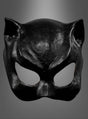 Eine „Deluxe Maske Katze schwarz“ aus schwarzem Leder mit spitzen, katzenartigen Ohren und großen Augenausschnitten, dargestellt vor einem schlichten grauen Hintergrund.