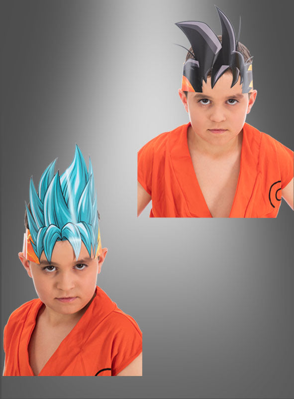 Zwei Kinder tragen orangefarbene Kostüme und stachelige Papierkopfbedeckungen im Cartoon-Stil von „Dragon Ball“ (8 Stück) – eine in Blau und eine in Schwarz – vor einem schlichten grauen Hintergrund. Damit eignen sie sich perfekt für einen Kindergeburtstag oder als „Dragon Ball“-Kopfbedeckungen auf jeder Party mit Anime-Motto.