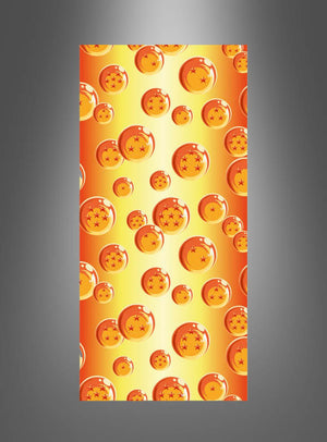 Der Tischläufer „Dragon Ball“ ist ein rechteckiger Tischläufer mit einem orange-gelben Farbverlauf, auf dem zahlreiche illustrierte Kugeln abgebildet sind, die jeweils mit roten Sternen verziert sind – damit ist er die perfekte Anime-Tischdekoration oder ein echter Blickfang für jede Dragon-Ball-Party.