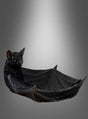 Eine „Deluxe Fledermaus“-Schale (24 cm) aus Kunstharz in Schwarz, gestaltet als Fledermaus mit ausgebreiteten Flügeln vor einem grauen Hintergrund mit Farbverlauf – ideal als auffällige gotische Tischdekoration oder unverwechselbare Halloween-Dekoration.