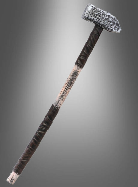 Ein robuster „Großer Hammer“ (73 cm), ein Kriegshammer mit einem verwitterten, umwickelten Holzgriff und einem stattlichen grauen Metallkopf, sticht vor einem Hintergrund mit Farbverlauf hervor – ideal als Accessoire für ein Kriegshammer-Kostüm oder als auffällige Hammer-Halloween-Dekoration für Veranstaltungen im Fantasy-Stil.