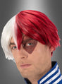 Vor einem grauen Hintergrund mit Farbverlauf steht eine Person mit halb weißem, halb rotem Haar, das an die Shoto-Todoroki-Perücke aus „My Hero Academia“ für Erwachsene erinnert, mit einem großen braunen Fleck um das linke Auge und einem blau-weiß gestreiften Kragen.