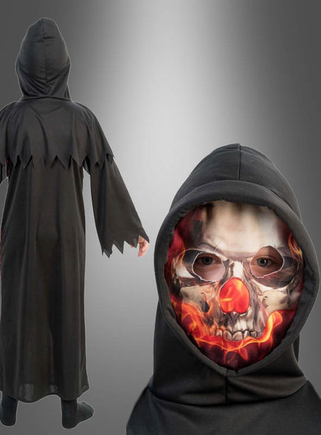Ein Kind in der „Feuerdämon-Robe mit Maske für Kinder“ – links die Rückansicht und rechts die Vorderansicht, mit einer Maske mit flammendem Totenkopfgesicht und einer runden roten Nase; ideal als Feuerteufel-Kostüm oder Dämon-Kinderkostüm zu Halloween. Der Hintergrund ist ein grauer Farbverlauf.