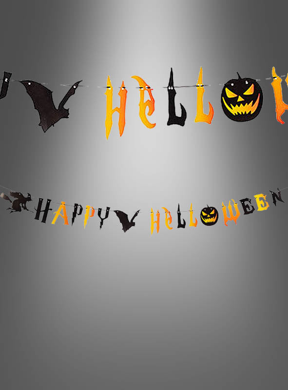 Die „Happy Halloween“-Papiergirlande (250 cm) mit festlichen Schriftzügen, Fledermäusen und einem Kürbisgesicht vor grauem Hintergrund ist die perfekte Wahl für Ihre Halloween-Dekoration. Diese auffällige Girlande verleiht Ihrer Wanddekoration bei jeder Feier eine gruselige Note.