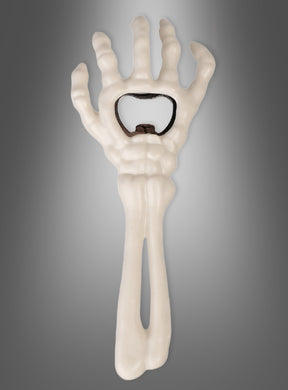 Der Halloween-Flaschenöffner „Skeletthand“, dessen knochige Handfläche einen Flaschenöffner enthält, ist vor einem grauen Farbverlaufshintergrund abgebildet. Dieses gruselige Accessoire eignet sich ideal als Bierflaschenöffner für Partys und verleiht Ihren Feiern eine unheimliche Atmosphäre.
