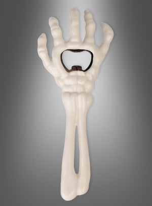 Der Halloween-Flaschenöffner „Skeletthand“, dessen knochige Handfläche einen Flaschenöffner enthält, ist vor einem grauen Farbverlaufshintergrund abgebildet. Dieses gruselige Accessoire eignet sich ideal als Bierflaschenöffner für Partys und verleiht Ihren Feiern eine unheimliche Atmosphäre.