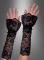 Vor einem grauen Hintergrund mit Farbverlauf sind zwei Hände zu sehen, an denen lange, schwarze, fingerlose „Romantische Spitzen Armstulpen“ mit Blumenmuster getragen werden – perfekt für den Gothic-Stil.