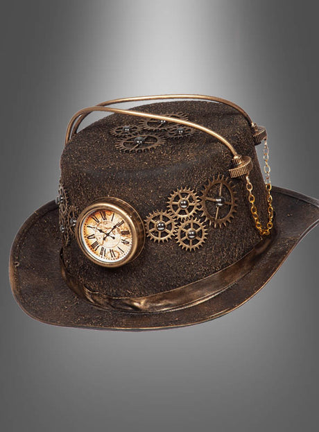 Ein rostgoldfarbener Steampunk-Zylinder in Braun, verziert mit bronzenen Zahnrädern, einem Zifferblatt und Metallketten, wird vor einem grauen Hintergrund mit Farbverlauf präsentiert – ideal, um jedes Steampunk-Kostüm zu vervollständigen oder Ihrem Outfit einen Hauch von viktorianischem Stil zu verleihen.