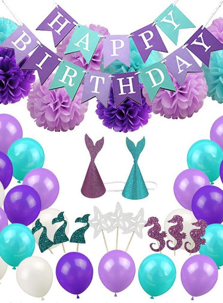 Verwandeln Sie den Geburtstag Ihres Kindes mit dem „Meerjungfrau“-Dekoset (76 Teile) in ein zauberhaftes Unterwasserfest – mit einem „Happy Birthday“-Banner, lila und türkisfarbenen Luftballons, Partyhüten, Cupcake-Dekorationen und Papierpompons – perfekt für einen magischen Kindergeburtstag voller unvergesslicher Momente.