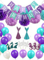 Verwandeln Sie den Geburtstag Ihres Kindes mit dem „Meerjungfrau“-Dekoset (76 Teile) in ein zauberhaftes Unterwasserfest – mit einem „Happy Birthday“-Banner, lila und türkisfarbenen Luftballons, Partyhüten, Cupcake-Dekorationen und Papierpompons – perfekt für einen magischen Kindergeburtstag voller unvergesslicher Momente.