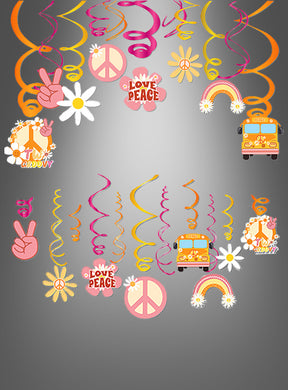 Verleihen Sie Ihrer Feier mit den „Hippie Deko Swirls Groovy rosa-gelb“ einen Hauch von Retro-Flair! Diese farbenfrohen Hängedekorationen zeigen Wirbel, Peace-Zeichen, Blumen, Regenbögen, „LOVE PEACE“-Motive und gelbe Vans auf grauem Hintergrund – damit eignen sie sich perfekt als Hippie-Party-Deko oder für Mottopartys. Die auffälligen Hippie-Spiralen sorgen bei jeder Veranstaltung für eine unverwechselbare, groovige Atmosphäre.