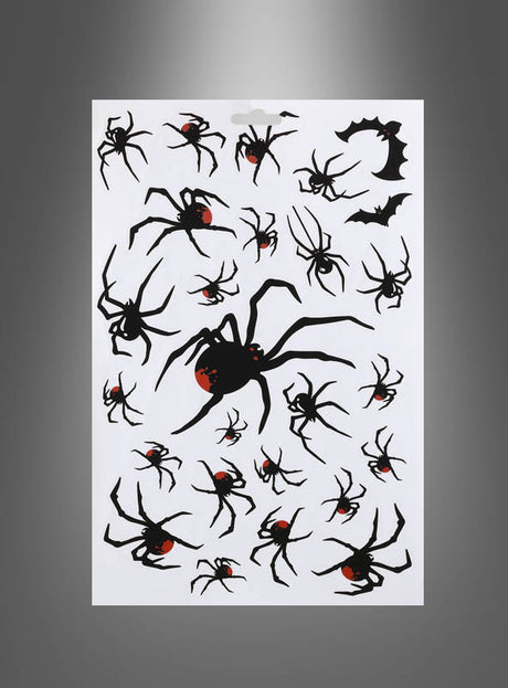 Bogen mit Spinnen-Aufklebern als Halloween-Dekoration mit schwarzen Spinnen und Fledermäusen mit roten Akzenten auf weißem Hintergrund – ideal, um jeder festlichen Kulisse eine gruselige Note zu verleihen.