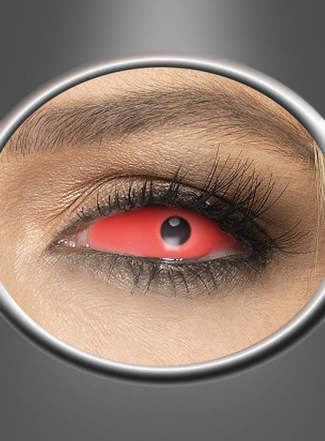 Eine Nahaufnahme eines menschlichen Auges mit starkem Make-up und einer digital verstärkten, leuchtend roten Sklera und Pupille – erzielt mit den „Sclera Rote Augen“-Kontaktlinsen –, eingerahmt von einem metallischen Kreis.