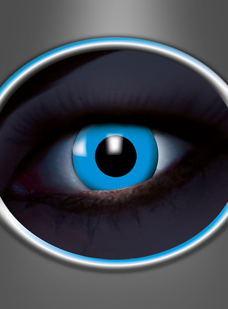 Nahaufnahme eines menschlichen Auges mit einer leuchtend blauen Iris vor dunklem Hintergrund, umrahmt von einem metallischen ovalen Rahmen. Die lebhafte Farbe spiegelt die auffällige Wirkung der 3-Monatslinsen UV Flash Blue wider und unterstreicht die Intensität des Blicks.