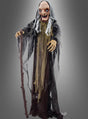 Die animatronische Hexenfigur „160 cm Halloween“ zeigt eine lebensgroße alte Hexe mit faltigem Gesicht, langen Fingern, zerfetzten Gewändern und einem Holzstab, die vor einem schlichten grauen Hintergrund steht – damit ist sie die perfekte Halloween-Dekoration für jede gruselige Kulisse.