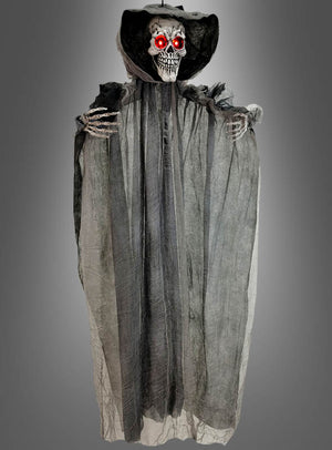 Die 110 cm große Sensenmann-Hängedekoration mit LED-Beleuchtung besticht durch leuchtend rote Augen, ein Skelettgesicht unter einer schwarzen Kapuze und eine zerfetzte graue Robe – damit ist sie die perfekte Skelett-Dekoration, um Ihre gruseligen Feiern zu bereichern.
