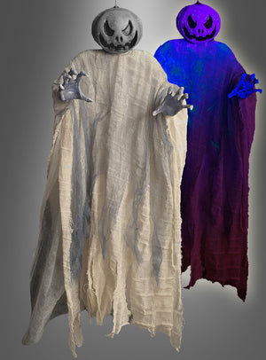 Zwei Figuren mit Kürbisköpfen und zerfetzten Gewändern stehen nebeneinander: Die eine ist in hellen Stoff gehüllt, die andere in dunklem Violett und leuchtet im blauen Licht. Der „Kürbis Geist 90 cm im UV-Licht leuchtend“ eignet sich perfekt als Kürbisgeist-Hängedekoration oder als auffällige Halloween-Kürbisdekoration – ihr gespenstisches Aussehen wird zu einem unvergesslichen Erlebnis, wenn sie als UV-Schwarzlicht-Dekoration präsentiert werden.