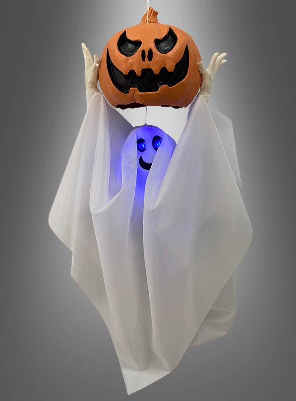 Ein animierter Halloween-Geist (90 cm) mit Kürbiskopf, in weißen Stoff gehüllt, hält eine grinsende Jack-o-Lantern über seinem Kopf, während ein blaues Licht das Gesicht der Dekoration geheimnisvoll beleuchtet.