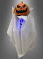 Ein animierter Halloween-Geist (90 cm) mit Kürbiskopf, in weißen Stoff gehüllt, hält eine grinsende Jack-o-Lantern über seinem Kopf, während ein blaues Licht das Gesicht der Dekoration geheimnisvoll beleuchtet.