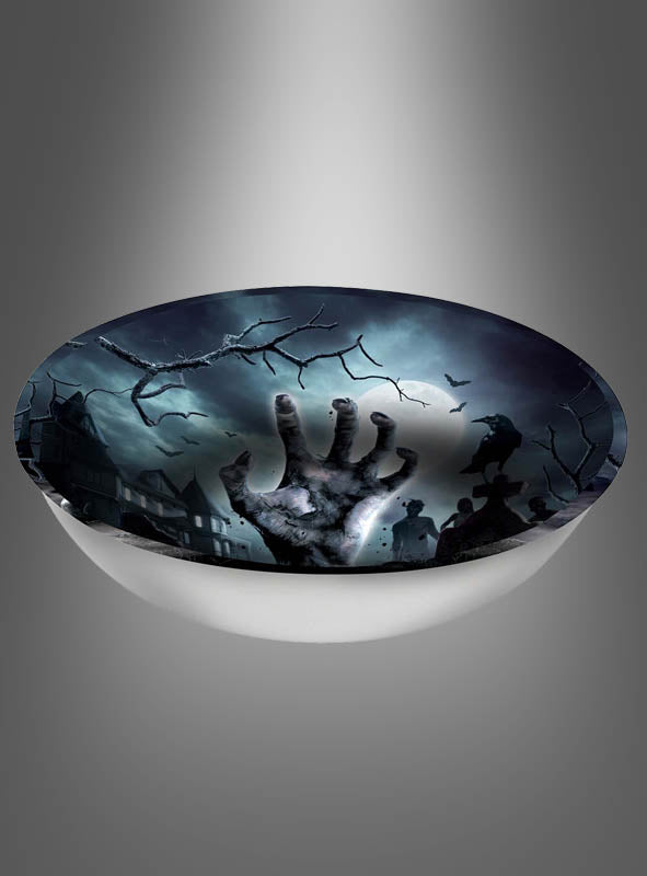 Die XXL Friedhof Zombie Hand Schüssel 31 cm Halloween ist eine runde Schüssel, die sich ideal als Halloween-Snackschale oder gruselige Tischdekoration eignet. Sie zeigt das Motiv einer Hand, die aus dem Boden ragt, umgeben von Zombies, toten Bäumen und einem dunklen, bewölkten Himmel – perfekt, um bei Ihrer nächsten gruseligen Feier eine gruselige Partystimmung zu schaffen.