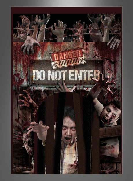 Eine Armee von Zombies streckt ihre Hände durch ein vergittertes Tor, an dem ein blutbespritztes Schild mit der Aufschrift „Gefahr: Zutritt verboten“, umgeben von greifenden Händen und Stacheldraht – die perfekte Inspiration für Ihren gruseligen Saison-Einstieg mit dem Tür-Deko-Vorhang „Zombie“ 145 x 240 cm als Halloween-Eingangsdekoration oder Türdekoration.