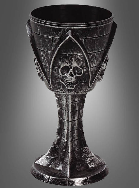 Mit seiner strukturierten Oberfläche und dem auffälligen Totenkopf-Motiv auf der Vorderseite ist der „Totenkopf Kelch“ Halloween-Trinkbecher ein dunkler Kelch im Gothic-Stil, der sich perfekt als Accessoire für jede gruselige Feier eignet.