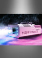 Die Profi-Nebelmaschine 1500 Watt mit Fernbedienung füllt den dunklen Hintergrund mit dichtem weißem Nebel, der durch lebhafte blaue und rosa Lichteffekte zum Leben erweckt wird. Mit der mitgelieferten Fernbedienung lassen sich alle Effekte mühelos steuern und sorgen so für einen reibungslosen Betrieb.