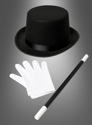 Ein schwarzer Zylinder, ein Paar weiße Handschuhe und ein schwarzer Zauberstab mit weißen Spitzen aus dem „Zauberer-Set für Kinder mit Zylinder“ sind vor einem grauen Hintergrund mit Farbverlauf angeordnet – ein unverzichtbares Accessoire für jedes Magierkostüm eines angehenden Zauberers.