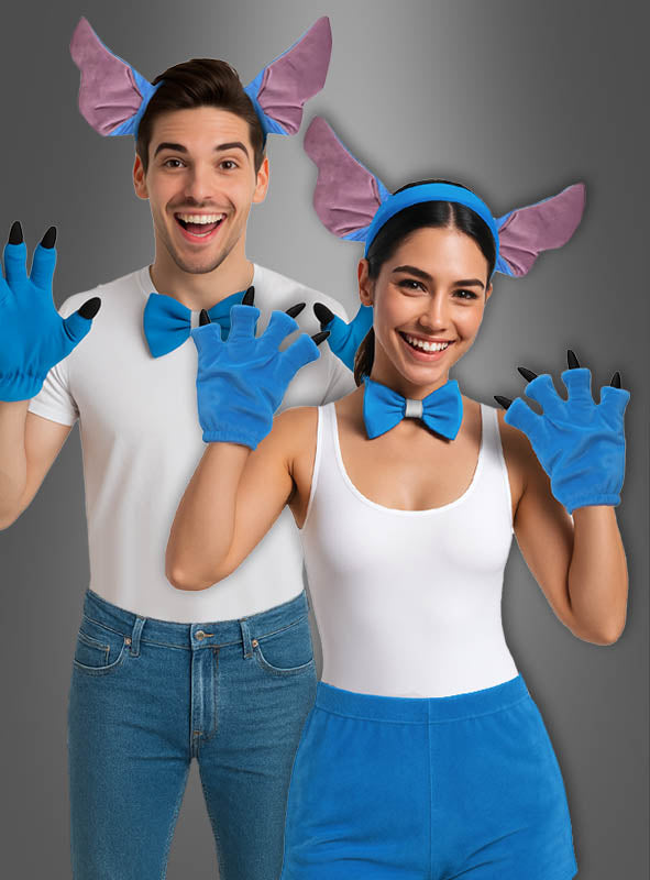Zwei Personen, die das „Blaues Alien-Monster-Kostüm-Set“ tragen – bestehend aus blau-weißen Kostümen, großen blauen Handschuhen, blauen Fliegen und Stirnbändern mit blauen Monster-Ohren –, posieren lächelnd vor einem grauen Hintergrund.