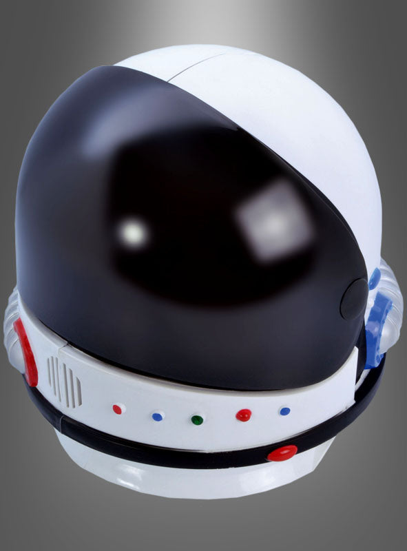 Ein schwarz-weißer „Astronauten Vollhelm für Erwachsene Deluxe“ mit bunten Knöpfen wird vor einem grauen Hintergrund mit Farbverlauf präsentiert und ist damit das perfekte Accessoire für jedes Raumfahrer-Kostüm oder für NASA-Fans.