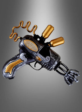 Der „Steampunk Waffe Time Blaster“ ist eine Spielzeug-Strahlenpistole im Steampunk-Stil mit metallischen Gold- und Silberakzenten, einem schwarzen Griff, zwei laufartigen Düsen und einem gewundenen Zierdraht. Vor einem Hintergrund mit Farbverlauf fängt dieses einzigartige Steampunk-Accessoire die Essenz des klassischen Designs ein und verleiht jeder Sammlung einen fantasievollen Touch.