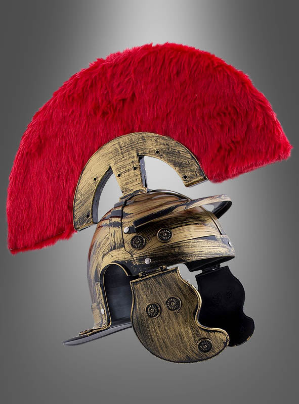 Bronzefarbener Römerhelm mit rotem Kamm „Centurio“ im römischen Stil, mit markantem rotem Kamm, Wangenpolstern und kunstvollen Verzierungen, dargestellt vor einem grau verlaufenden Hintergrund.