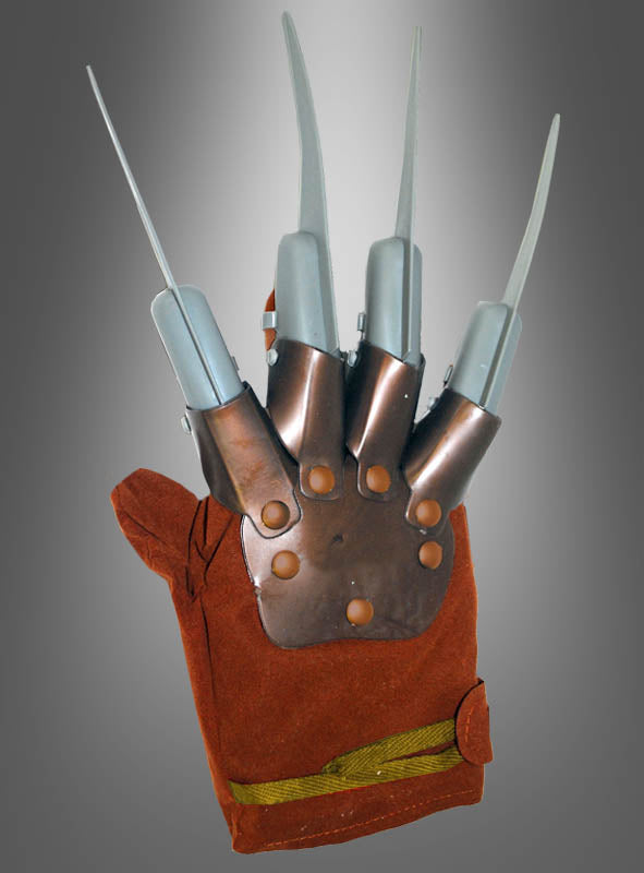 Ein „A Nightmare“-Handschuh mit Klingen in Braun, ausgestattet mit vier an den Fingerspitzen befestigten Metallklingen, die einer Klaue ähneln, wird vor einem grauen Farbverlauf präsentiert – ein ikonischer Klingen-Handschuh und das perfekte Horrorfilm-Accessoire für jeden Fan.